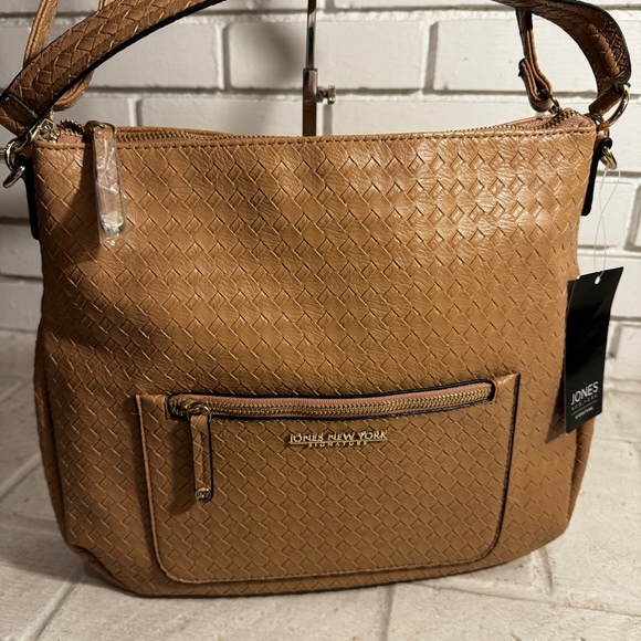 NWT Jones New York medium/large Purse in French Latte color - Picture 2 of 12